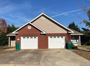 215 Pine Meadow Cir, Elmore, AL 36025