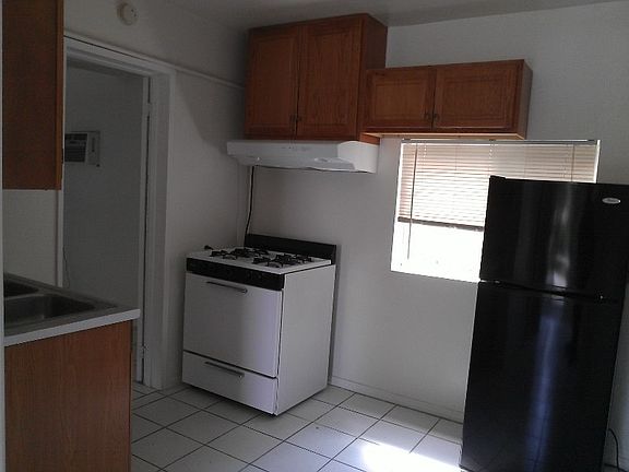4th image of 11298 San Mateo Dr APT B