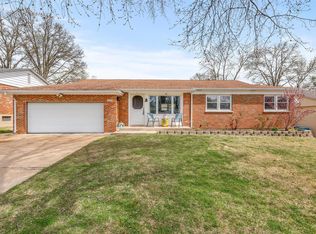 9226 Mackinaw Dr, Saint Louis, MO
