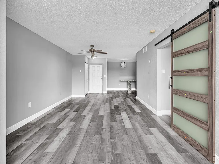 2820 Oakland Forest Dr #107 — Photo 4