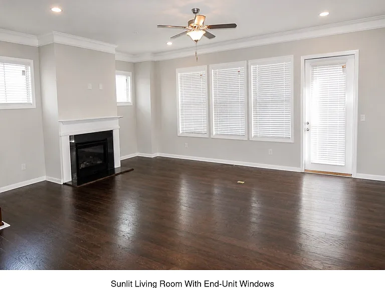 320 Beacons Pl — Photo 4