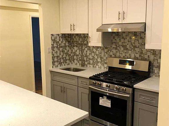 3rd image of 144-58 Sanford Ave #28