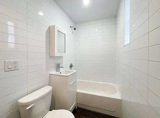 Rented by Kahen Properties | media 18