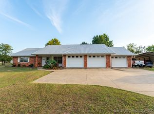 1707 E Willow Dr, Stigler, OK 74462