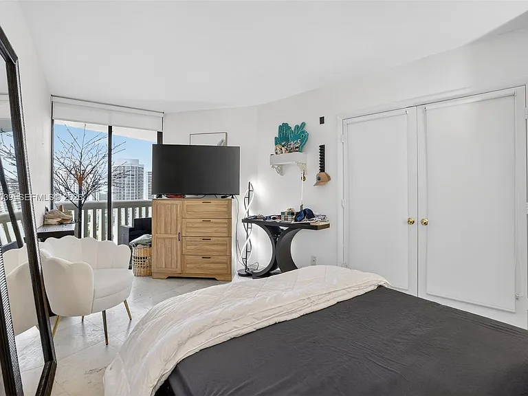 1000 Island Blvd #2105 — Photo 13
