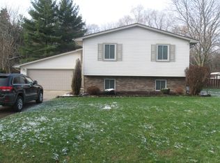 3309 Ann Dr, Flushing, MI 48433