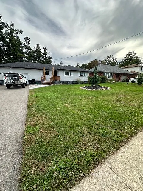 3 bed, $2,500 — Photo 1