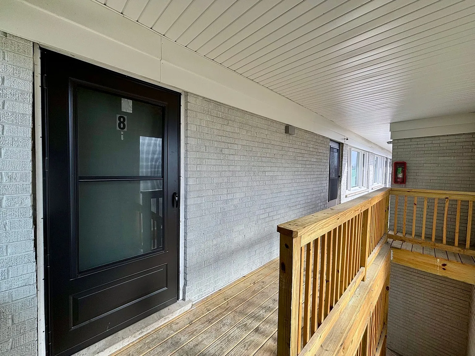 Salt Creek Apartments — Photo 3