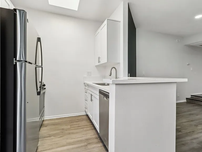 1223 Federal Ave — Photo 19