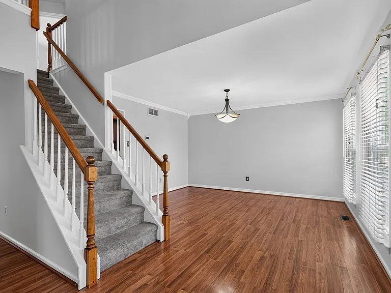 402 Candlewood Way — Photo 6