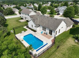 105 Jersey Cir, Waukesha, WI 53188