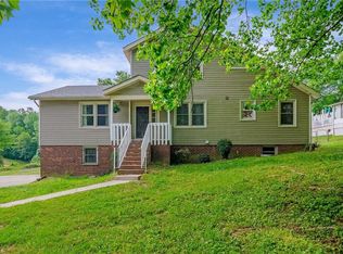 250 Pine Hill Dr, Clemmons, NC 27012