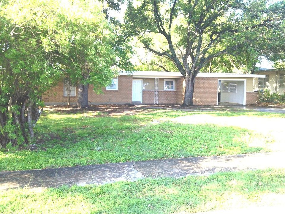 1st image of 226 Sprucewood Ln