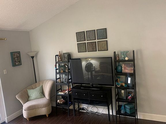 5th image of 21 Willowyck Ct
