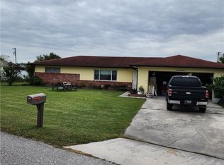 700 Willow Dr, Lehigh Acres, FL 33936