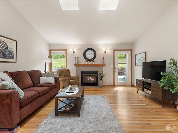 4th image of 6109 157th Avenue SE