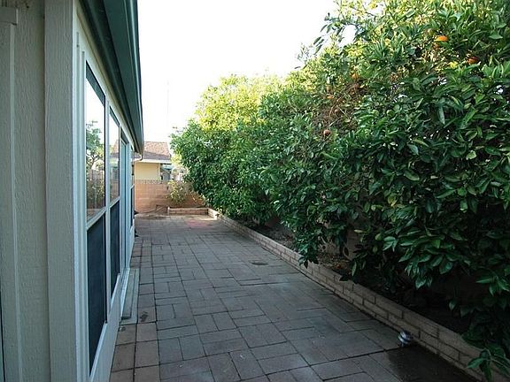 2nd image of 420 Brentwood Cir