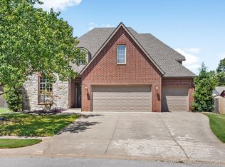 8813 E 109th Pl S, Tulsa, OK 74133