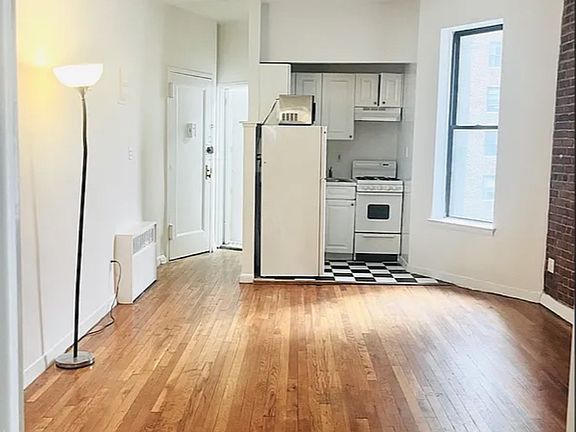 3rd image of 534 E 83rd St APT 3C