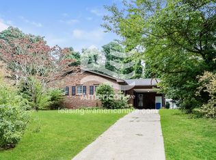 7627 Decatur Dr, Fayetteville, NC 28303