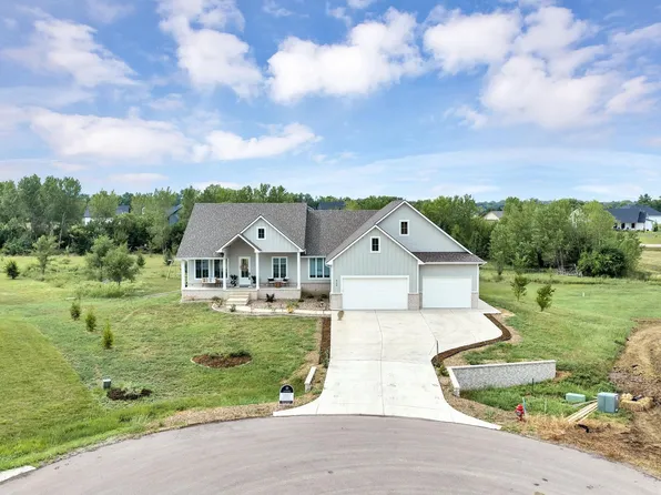 429 Cedar Point Ct, Derby, KS 67037