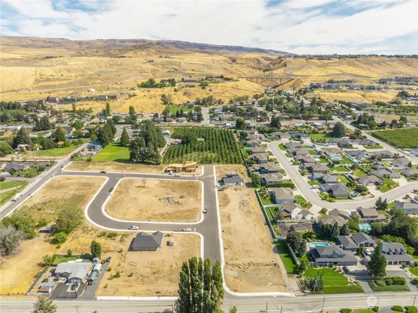 3233 NW Chadwick (Lot 34) Loop, East Wenatchee, WA 98802
