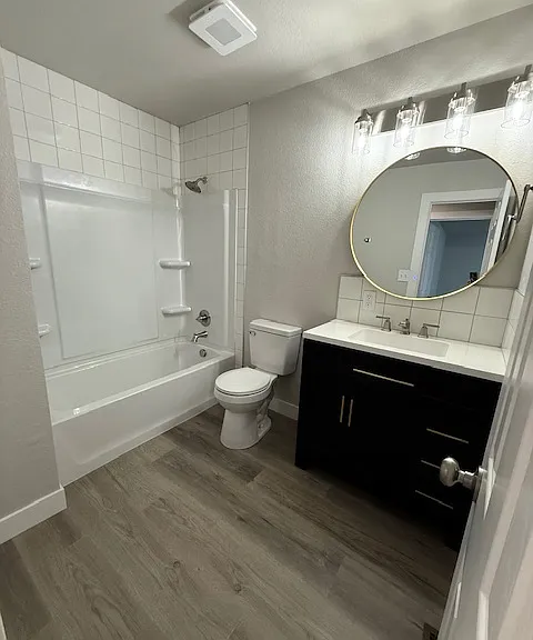 338 25th Avenue Ct #B — Photo 8