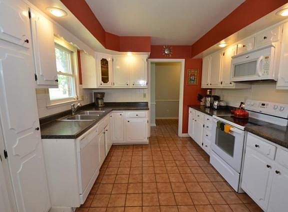5th image of 52789 Brookdale Dr