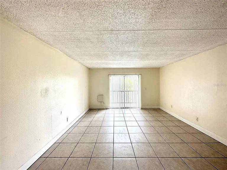 2830 Somerset Park Dr #201 — Photo 6