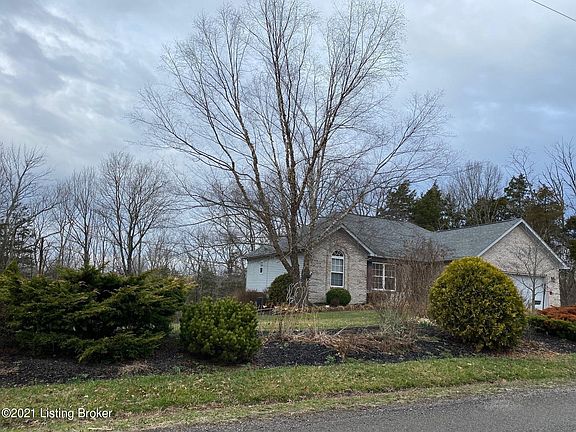 3rd image of 535 Hickory Woods Dr