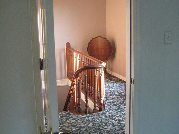 3rd image of 622 Grant St