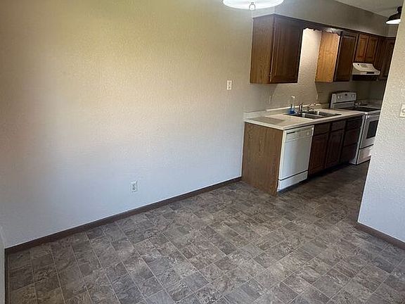 4th image of 1751 Colette Dr APT 3