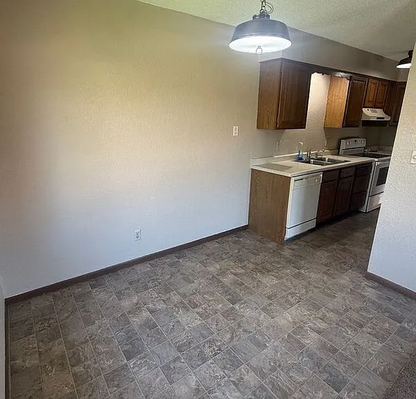 1751 Colette Dr #3 — Photo 4