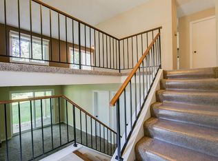 5377 Beachside Dr, Minnetonka, MN 55343