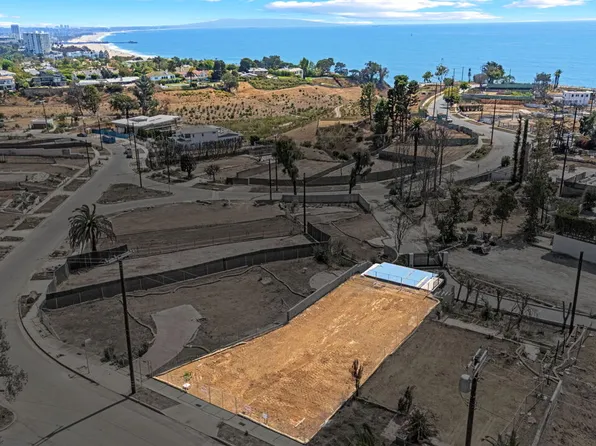 15300 Earlham St, Pacific Palisades, CA 90272