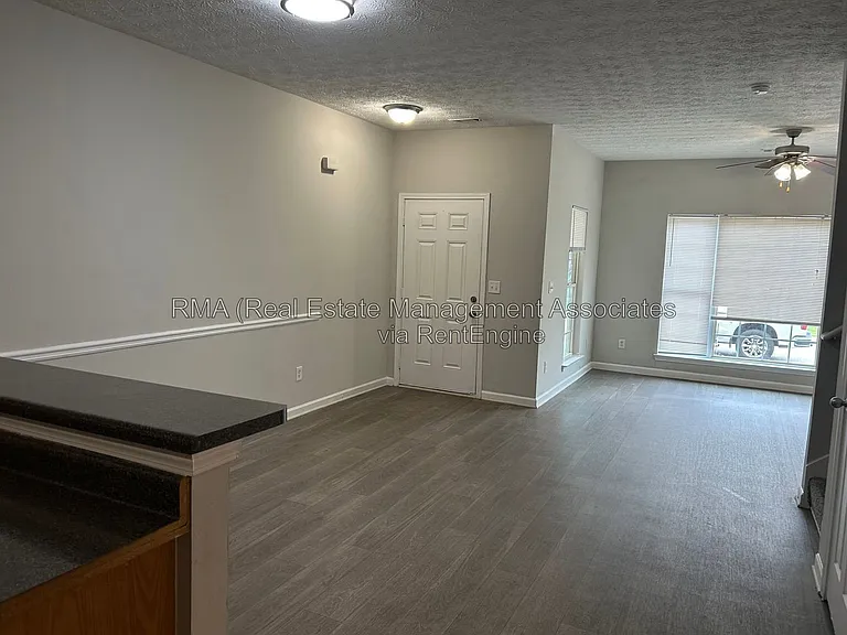 1749 Carrington Dr — Photo 8