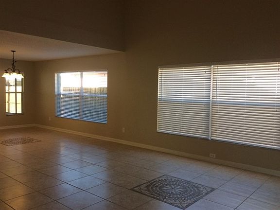 4th image of 114 Knights Hollow Dr