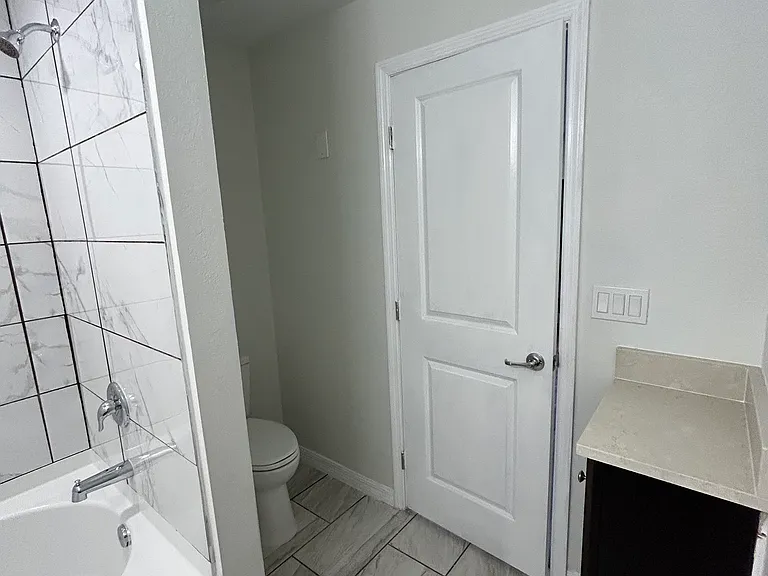 8004 N Alaska St #1 — Photo 8