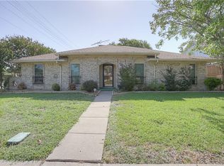 1926 Timbercreek Dr, Garland, TX 75042