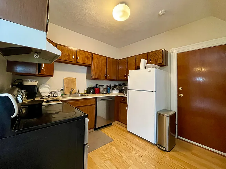 383 Angell St #3B — Photo 8