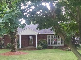 24681 W School St, East Rochester, OH 44625