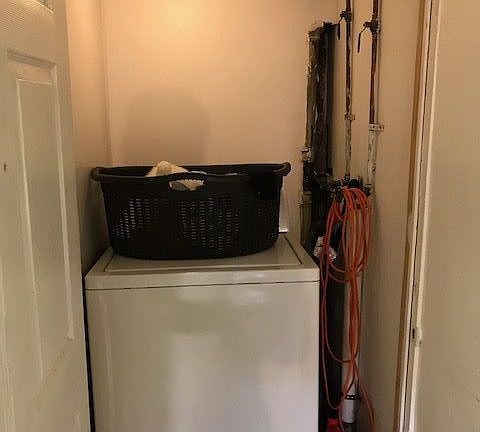 4th image of 1344 E 59th St
