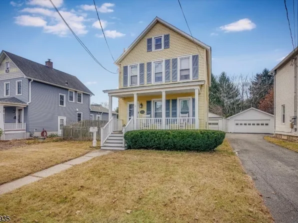 10 Pine St, Newton Town, NJ 07860