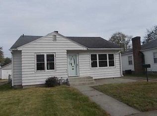 2369 Dunham St, Clinton, IA 52732