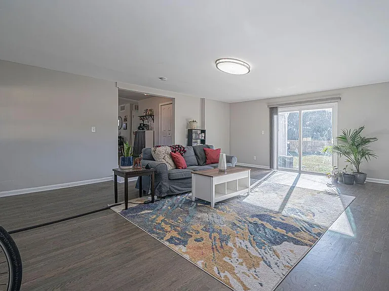 3322 Bell Dr — Photo 8