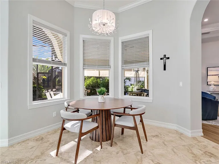 7864 Valencia Ct — Photo 24