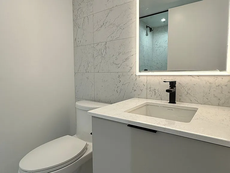 609 Sherbourne St #1104 — Photo 11