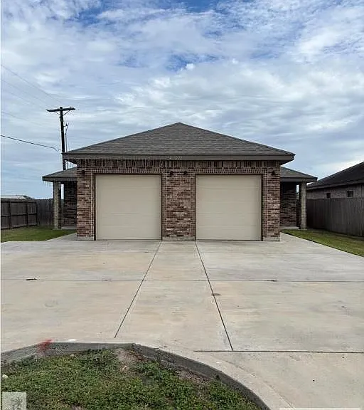1222 Escondido Ln E #B — Photo 1
