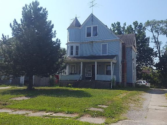 2nd image of 1840 E 31st St