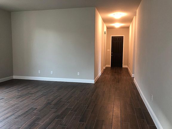 3rd image of 318 Lexington Ave